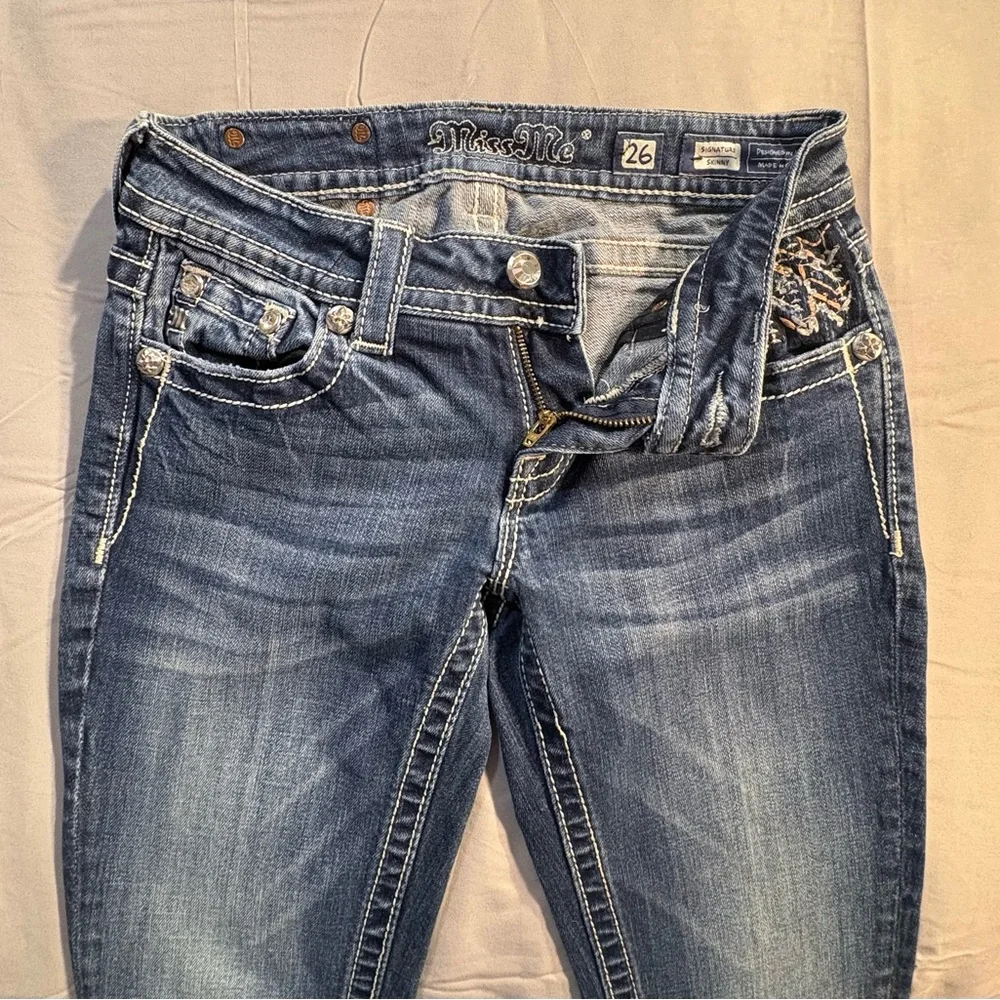 Miss Me Signature Skinny Jeans Embellished Pocket Mid Rise Stretch Sz 26💛